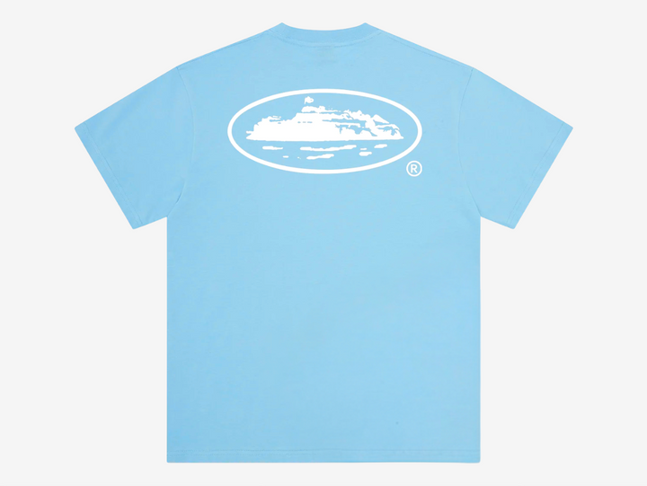 This T-shirt is made from 100% cotton and features a classic crew neck, a regular fit, and a true-to-size design for everyday comfort and style.