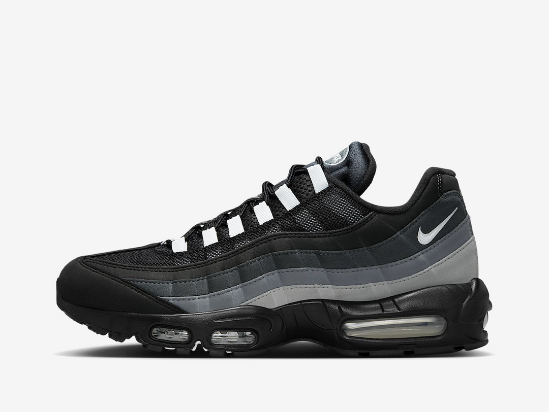 The traditional panelling across the sidewall gives the model a familiar feel to the “Jewel Grey” version that hit the shelves back in ‘24. The Air units, eyelets and embroidered Swoosh are all accented in a dust grey, giving this edition its monochromatic feel.