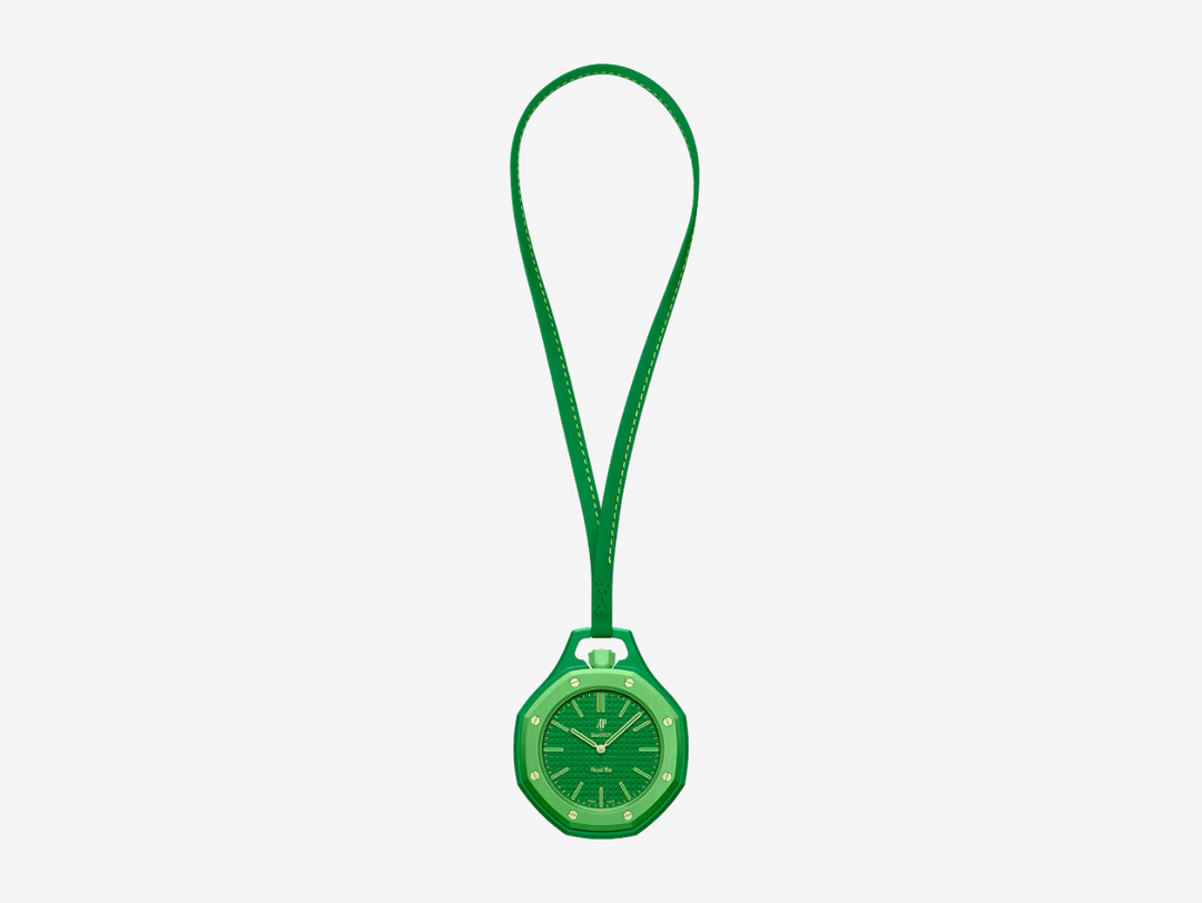 The GREEN EIGHT pocket watch features a green dial with a tapisserie effect, as well as hour markers and hands coated in Grade A Super-LumiNova® (blue emission). It has a sapphire crystal that offers enhanced scratch resistance and features an anti‑reflective coating. Reminiscent of AP's Royal Oak collection, it has a light green octagonal bezel and crown made from Bioceramic and eight light green hexagonal Bioceramic screws welded to the case. 