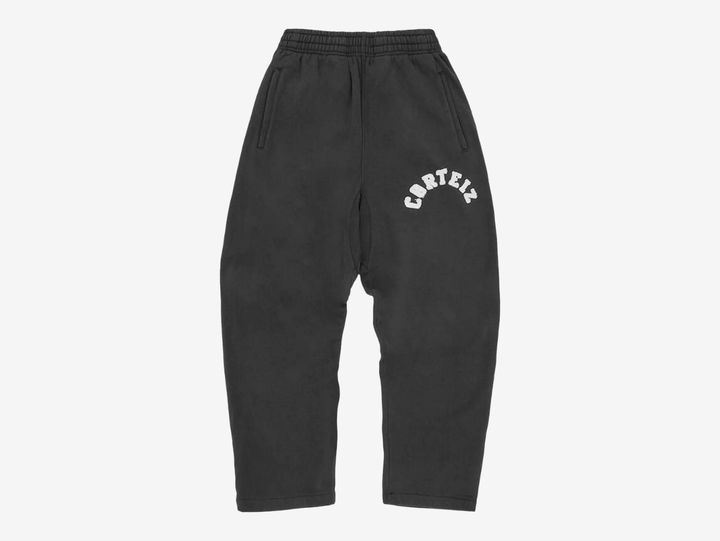 Crafted from heavyweight 440GSM 100% cotton with a soft fleece-lined interior, the Corteiz Colly Arch Logo Sweatpants deliver premium comfort and everyday durability. Designed with coverstitch detailing throughout, they feature a raw edge Corteiz RTW logo on the left leg, an adjustable drawstring with an elasticated waistband, and a practical rear pocket. Finished with an open hem and a true-to-size fit, these sweatpants offer a clean, relaxed silhouette with signature Corteiz styling.