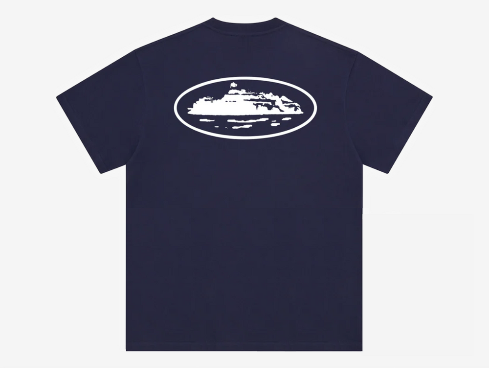 This T-shirt is made from 100% cotton and features a classic crew neck, a regular fit, and a true-to-size design for everyday comfort and style.