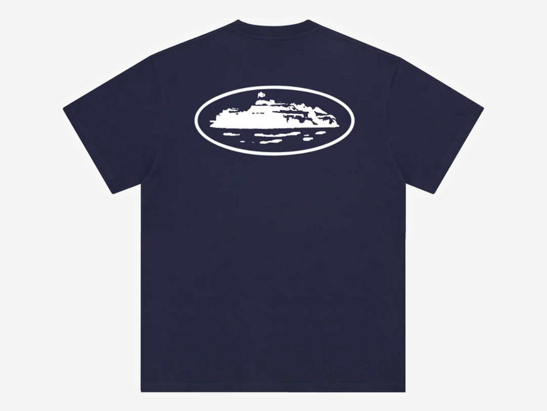 This T-shirt is made from 100% cotton and features a classic crew neck, a regular fit, and a true-to-size design for everyday comfort and style.