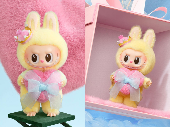 Crafted from high-quality vinyl, this hanging plush card is the perfect collectible accent for your bag, keys, or display shelf. Compact and lightweight, it’s easy to hang anywhere to add a touch of Labubu’s iconic charm.