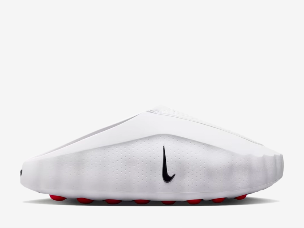 What if you could enhance your pre-game routine with a mind-altering shoe? Meet the Nike Mind. Its large outsole nodes push against your foot as you step, engaging sensory areas of the brain to help you stay present and connect with your surroundings. Because when it's anyone's game, winning is all in the mind.