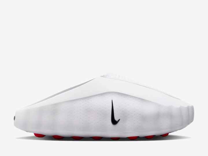 What if you could enhance your pre-game routine with a mind-altering shoe? Meet the Nike Mind. Its large outsole nodes push against your foot as you step, engaging sensory areas of the brain to help you stay present and connect with your surroundings. Because when it's anyone's game, winning is all in the mind.