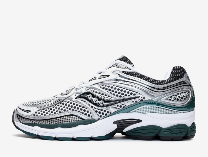  The ''White Pine Green'' colorway brings a fresh and stylish look to your athletic wardrobe, making it versatile for both workouts and casual outings. Ideal for everyday runners and active individuals, this shoe is crafted to reduce fatigue and maximize efficiency whether you're hitting the gym or running trails. Its supportive structure aligns your gait while offering ample flexibility for natural movement, helping to prevent discomfort and injuries. 