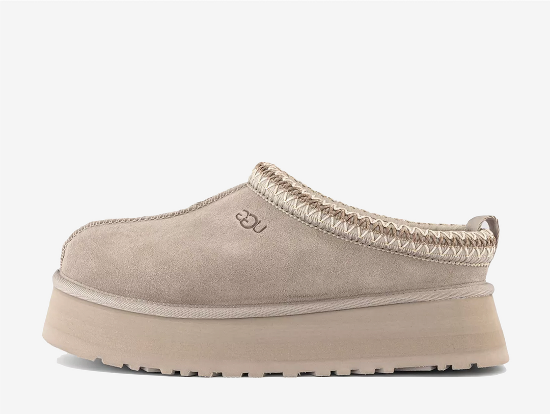The Tazz is the shoe of the season, taking inspiration for the Tasman but adding a platform for drama. A multi-wear style to be worn at home or out and about; a casual style to add to every outfit. In AW25 the Tasman and Tazz will feature new sheepskin lining instead of the UGGplush, offering natural insulation, moisture absorption, plush and soft feel.