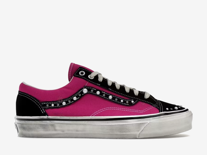 Vans OTW Old Skool 36 Pearlized Pack Pink Black takes the foundational Vans Old Skool silhouette and turns it into a celebration of texture and contrast, pairing a pearlized pink finish with classic black elements for a look that feels bold yet refined. The Old Skool’s iconic side stripe and low top profile provide a familiar canvas, while the pearlized detail gives it an elevated feel that appeals to both skate and lifestyle fans.