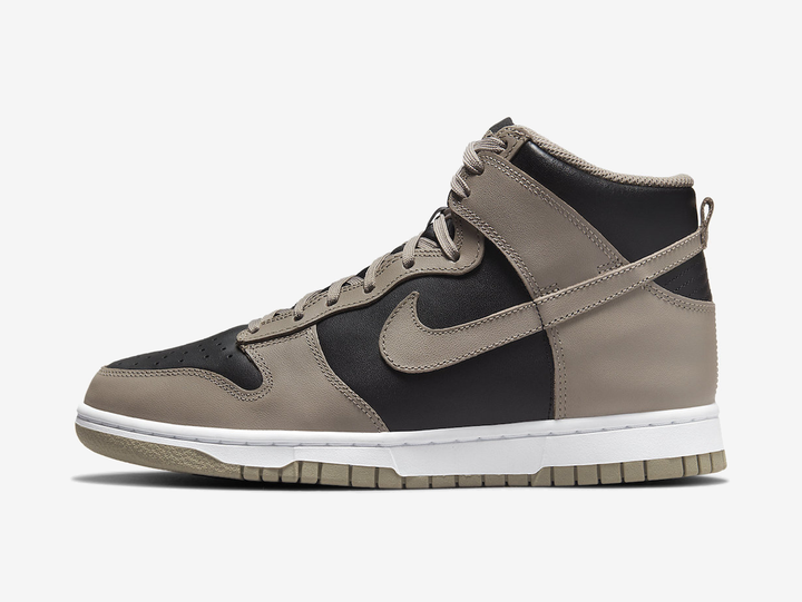 Classic Nike Dunk shoes with a brown and black colourway.